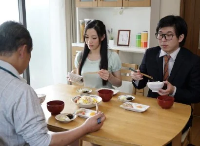 Cô con dâu nứng banh vùng kín cho bố chồng chịch